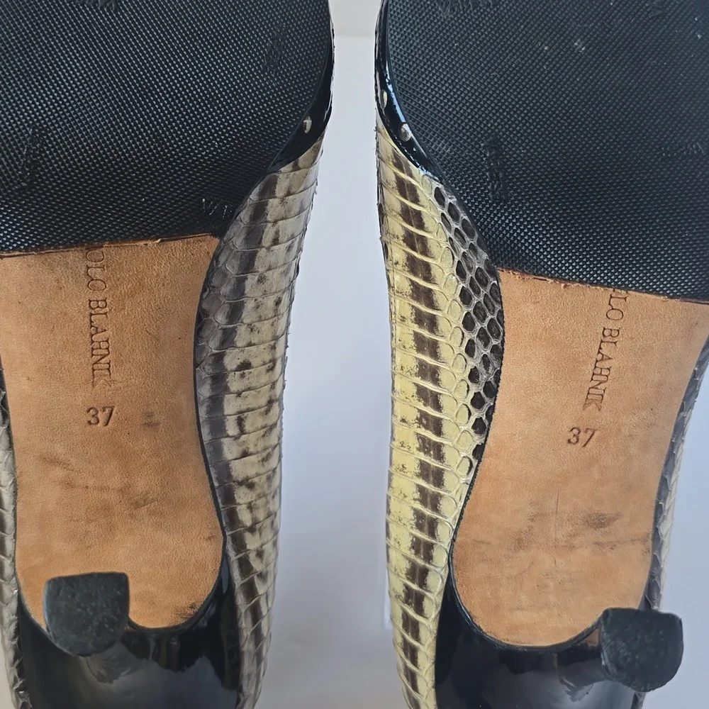 Manolo Blahnik Black Snakeskin Patent Leather Heels Pumps - Picture 12 of 16